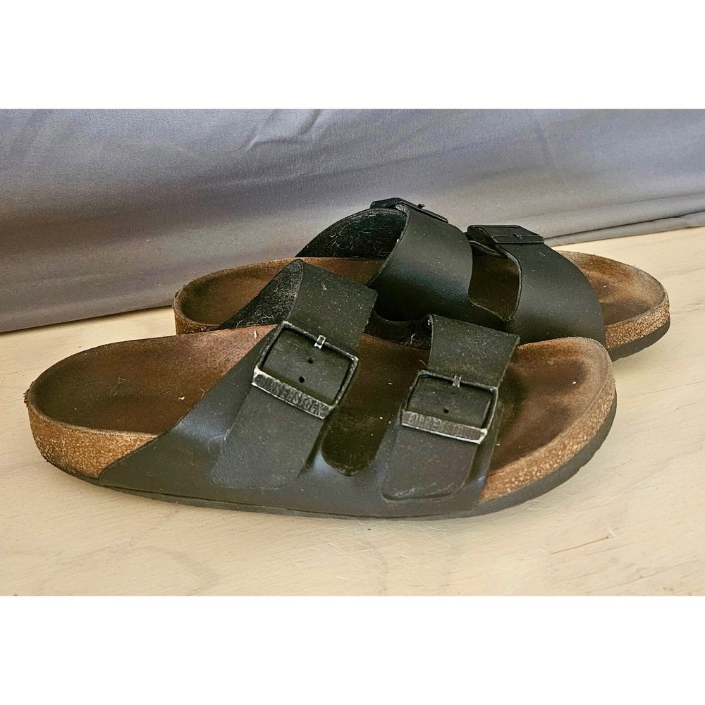 Birkenstock Arizona Sandals size 40 Mens 7 woman 9 Black Two Strap Buckle Slide